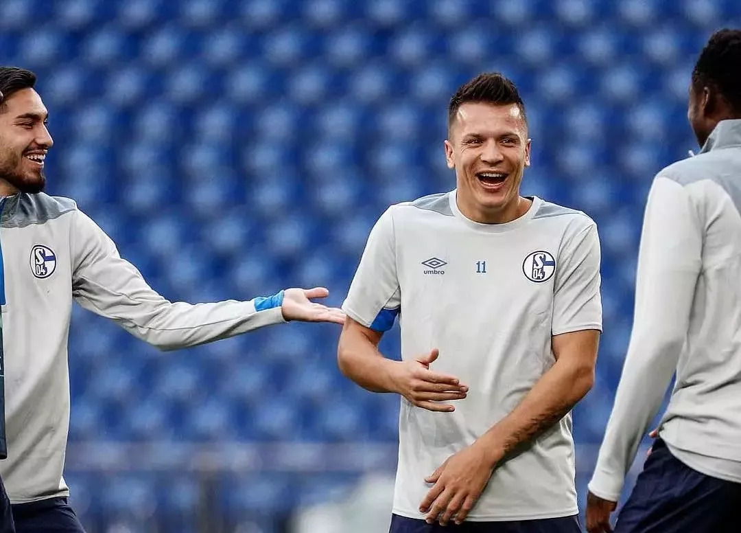 开云新版-波尔图发布备战花絮,今夜内部沟通,欧超杯任务艰巨,赛程密集仍需轮换的简单介绍