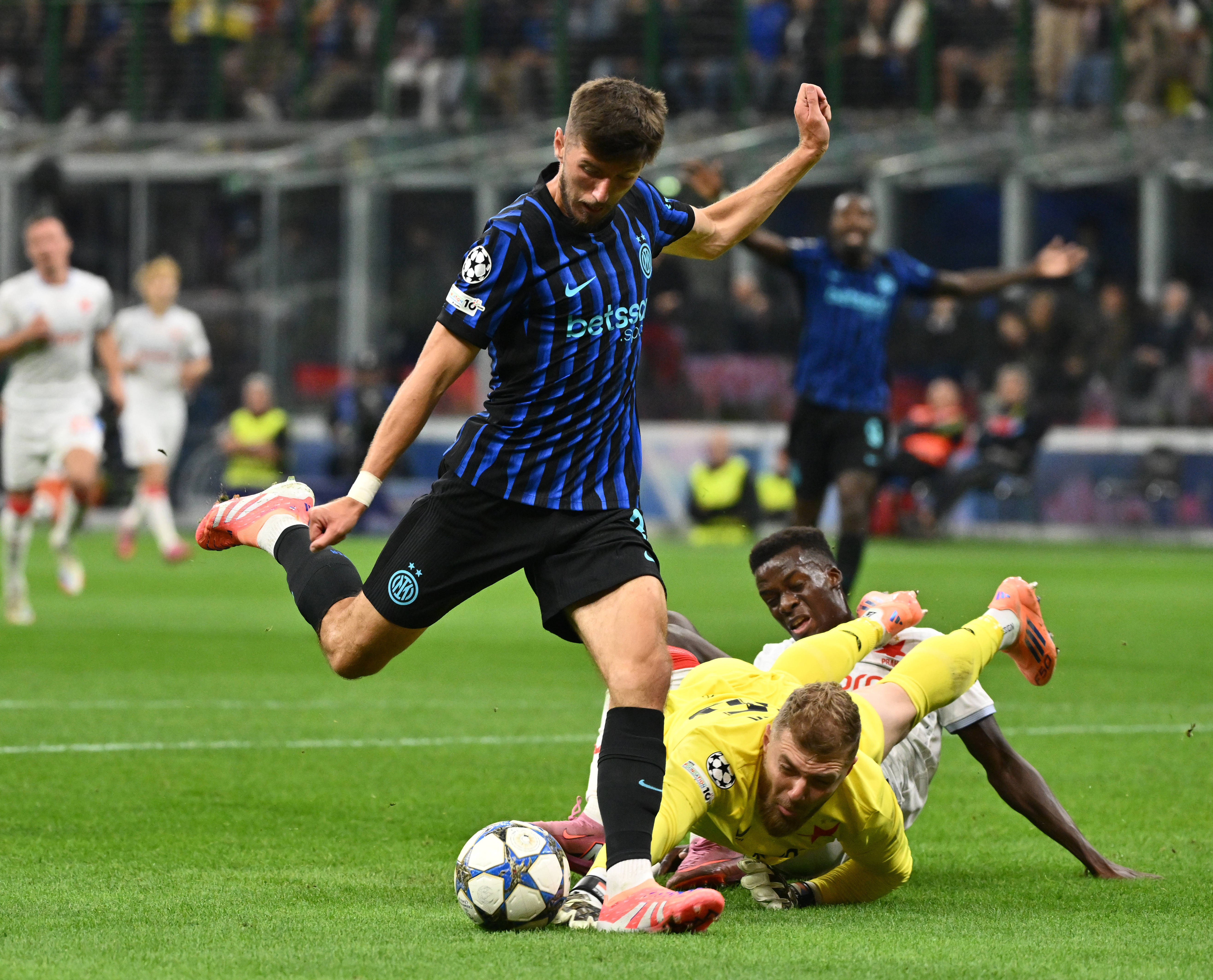 国际比赛日NBA季后赛焦点战，AC米兰豪取连胜，引发热议，控场能力受关注的简单介绍